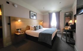 The Black Hat Ilkley 3*